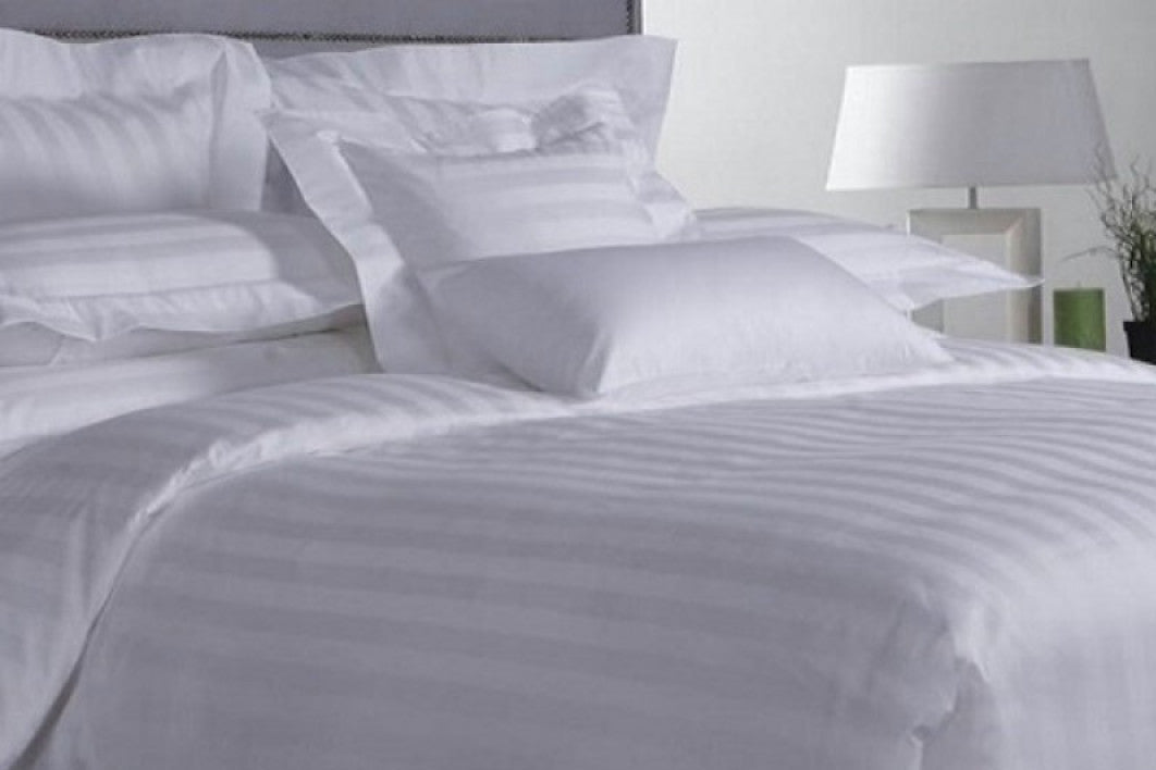 Lenjerie de Bumbac Satinat Alba cu dungi